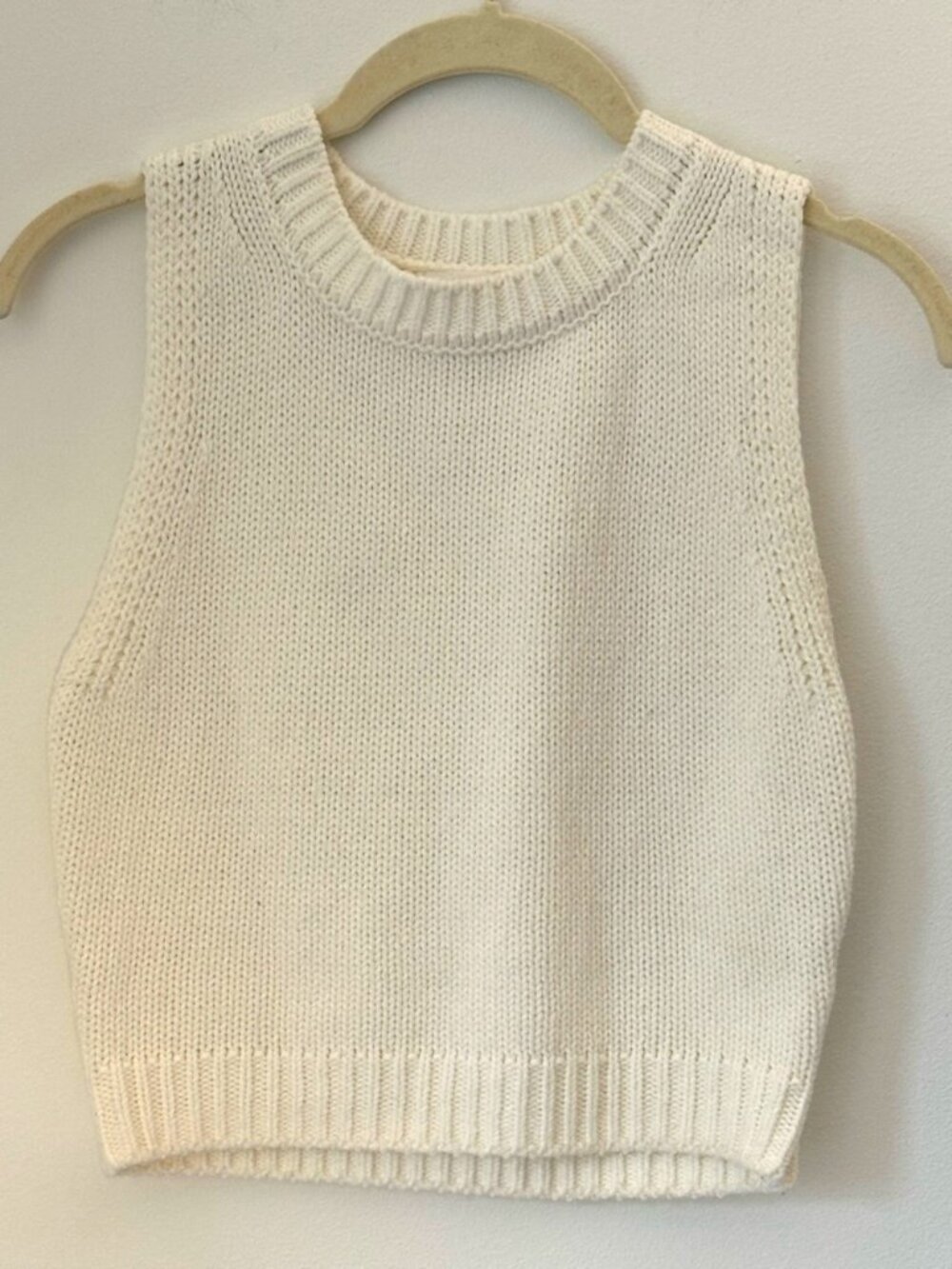 Le Lis Collection Cream Chunky Knit Crop Sweater Vest Crew Neck Size S